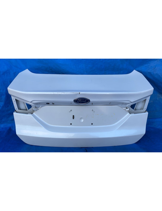 Tampa Traseira Ford Fusion 2013 A 2018 / Detalhe Prateado