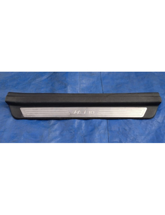 Soleira Porta Dianteira Direita Hyundai I30 2008 - 2011