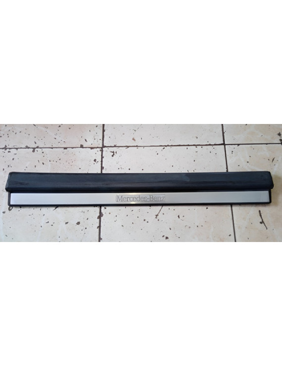 Soleira Porta Dianteira Esquerda Mercedes Clk280 2000 Preto