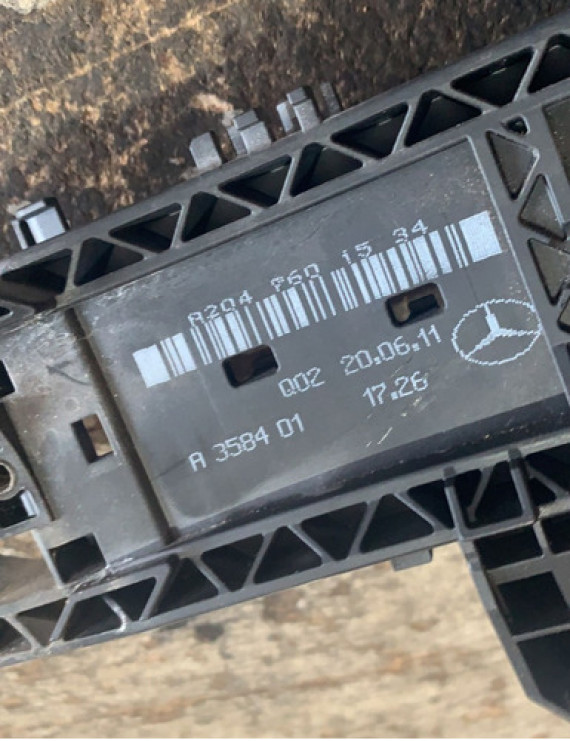 Suporte Maçaneta Diant. Esq. Mercedes C180 2011 A2047601534 