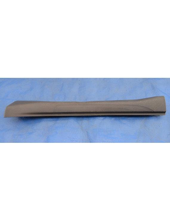 Soleira Porta Dianteira Direita Cobalt 2012 - 2018 Cinza