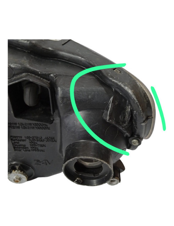 Farol Direito Pajero Tr4 2004 2005 2006 / Detalhe Direito/passageiro