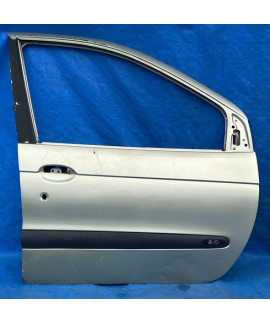 Porta Dianteira Direita Renault Scenic 2001 A 2009 Prateado