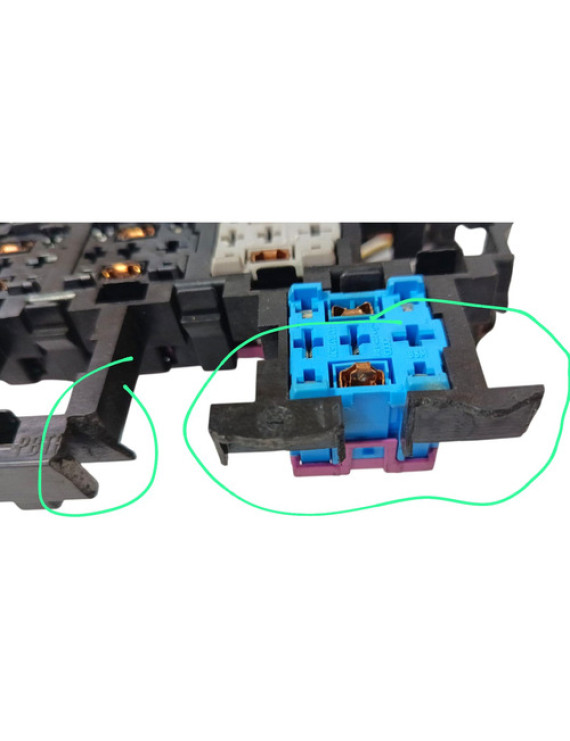 Caixa Relé Luz Interna Audi A3 2005 Preto