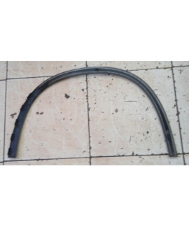 Moldura Do Paralama Dianteiro Direito Gla200  2013 - 2018