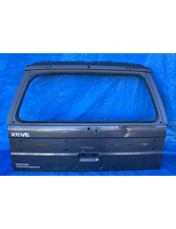 Tampa Traseira Nissan Pathfinder 1992 A 1995 / Detalhe