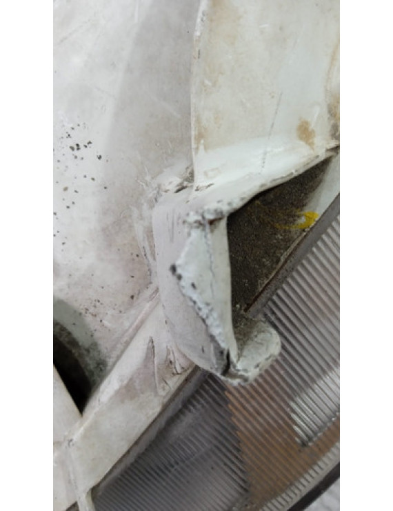 Farol Esquerdo Corolla 2003 - 2007 / Detalhe