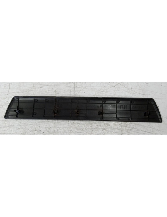 Soleira Porta Dianteira Esquerda Hilux 2016 - 2021 Preto