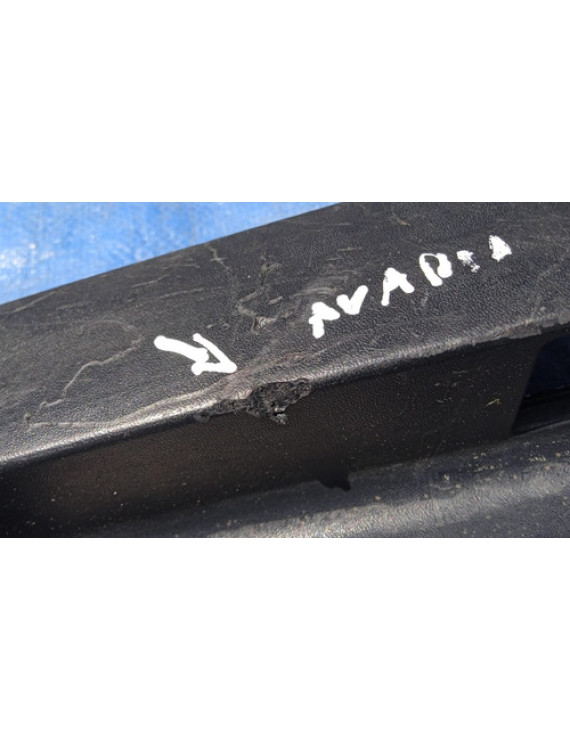 Moldura Placa Traseira Renault Megane 1995 - 1999 / Detalhe