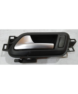 Maçaneta Interna Traseira Esquerda Amarok 2011 - 2015 Traseira