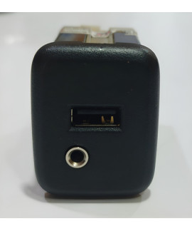 Entrada Auxilar Usb S10 Tracker 2014 - 2019 Preto