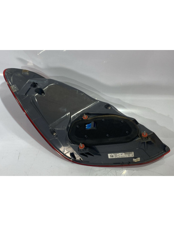 Lanterna Direita Mercedes C180 C200 2015 2016 2017 2018
