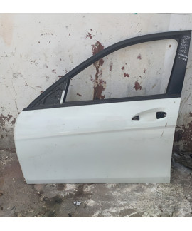 Porta Dianteira Esquerda Mercedes C180 2009 - 2011 Branco Porta Dianteira Esquerda Mercedes C180 2009 - 2011 Branco