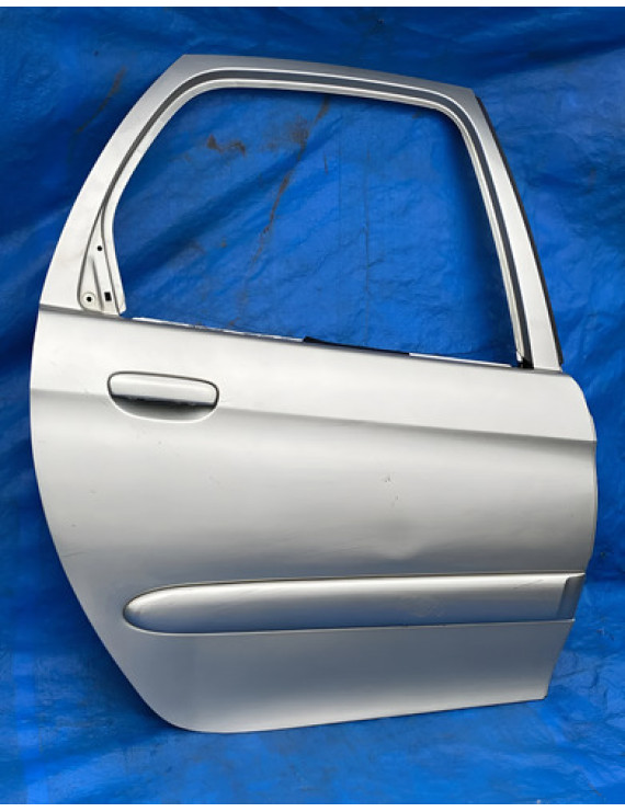 Porta Traseira Direita Xsara Picasso 2001 A 2012 Detalhe - Traseira - Direita - Prateado