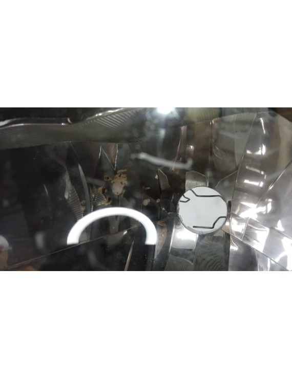 Farol Esquerdo Fiat Siena Palio Strada 2008 - 2015 Detalhe