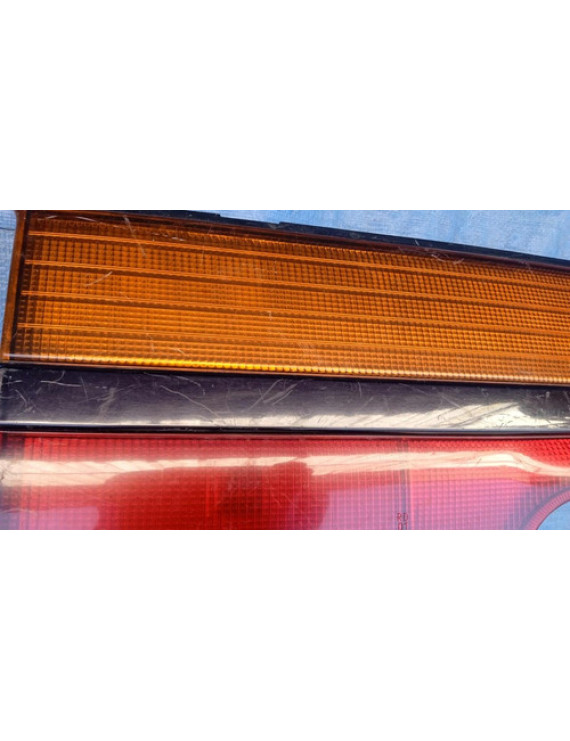 Lanterna Traseira Tampa Mitsubishi Space Wagon Glxi 1995