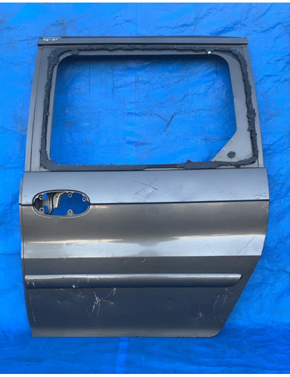 Porta Traseira Esquerda Kia Carnival 1998 A 2001 Traseira Esquerda Preto