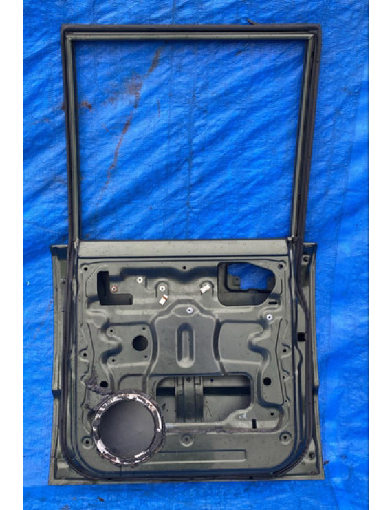 Porta Traseira Direita Mitsubishi L200 Gls 1998-2002 Detalhe