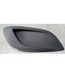 Grade Sem Furo Farol Milha Esquerdo Focus 09-13 8m5119953be Preto Esquerdo
