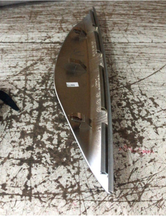 Acabamento Painel Direito Mercedes R500 06-10 A2516801817kz