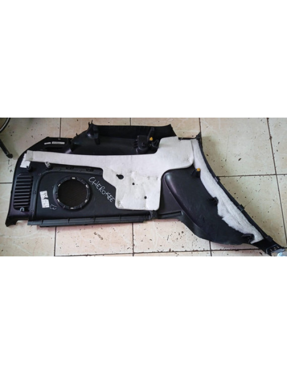 Moldura Direita Porta Malas Grand Cherokee 2014 2015