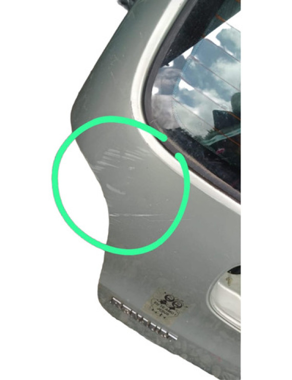 Tampa Traseira Megane Scenic 2000 - 2005 Detalhes  Prata