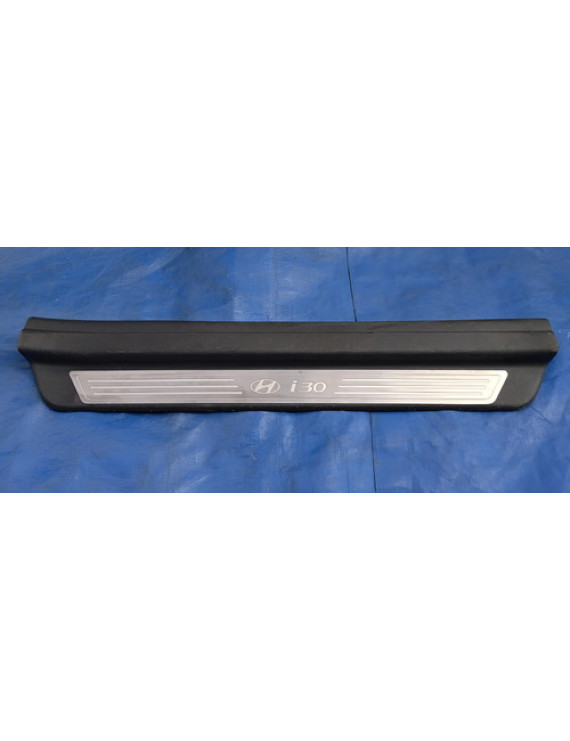 Soleira Porta Dianteira Direita Hyundai I30 2008 - 2011 Preto
