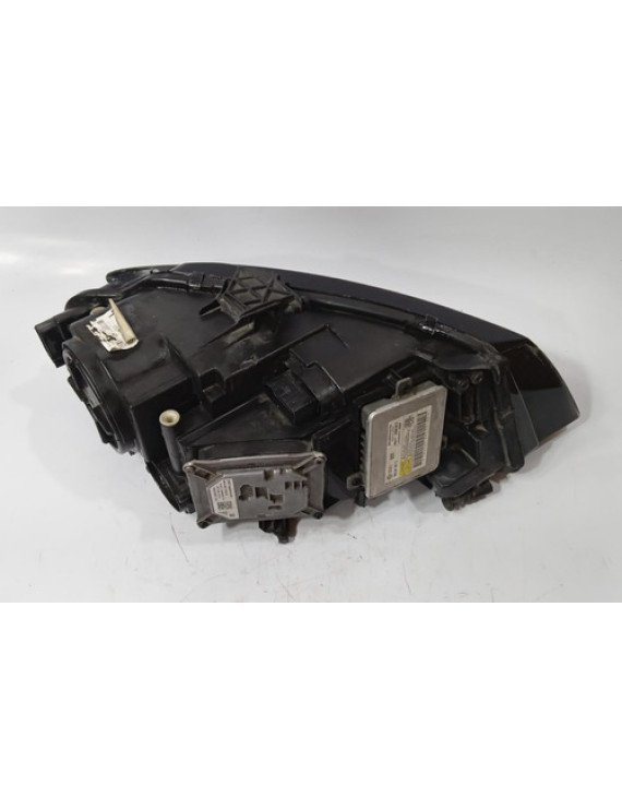 Farol Esquerdo Audi A4 2008 - 2012 / Detalhe