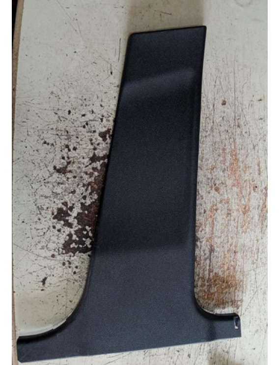 Moldura Coluna Inferior Direito Mercedes C180 2009