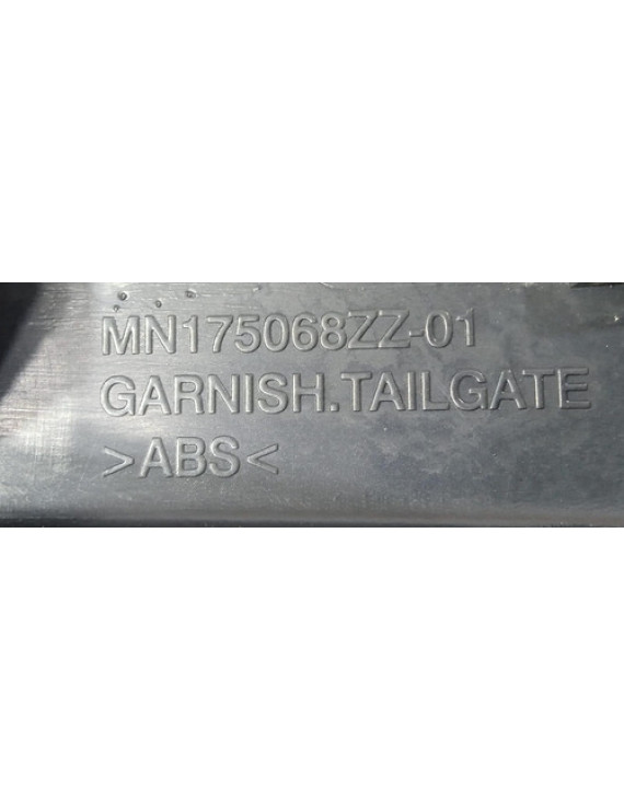 Moldura Aplique Maçaneta Tampa Traseira Airtrek 2003 - 2008 Preto