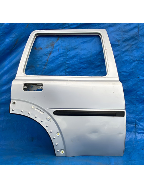 Porta Traseira Direita Freelander 1 2001 - 2006 Detalhes Traseira Direita Prateado