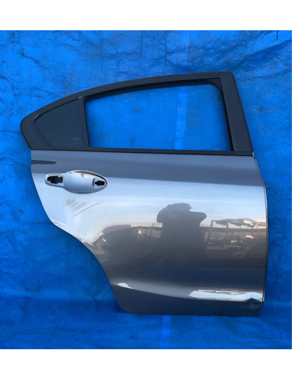 Porta Traseira Direita Civic G9 2012 A 2016 Detalhe Traseira Direita Cinza