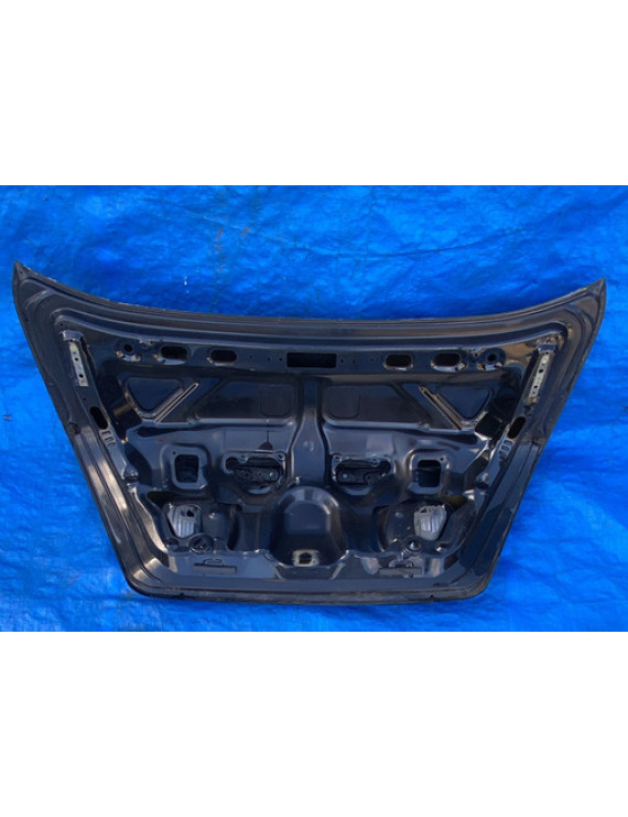 Tampa Traseira Honda Accord 2003 A 2007 / Detalhe