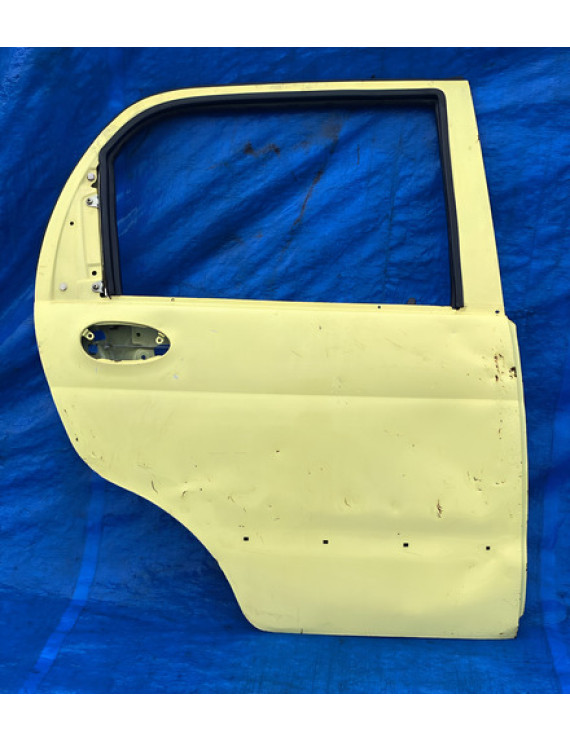 Porta Traseira Direita Chery Qq 2008 Á 2015 / Avaria - Traseira - Direita - Amarelo