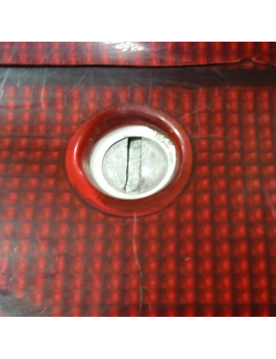 Lanterna Direita Tampa Toyota Prévia 1990 - 1999 Detalhe Direito/passageiro Vermelho
