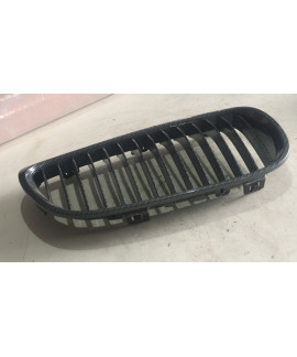 Grade Do Parachoque Direito Bmw 550i 2005 - 2010 Preto Direito