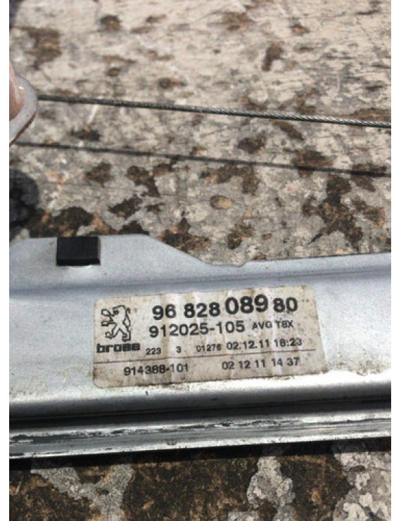 Máquina Vidro Dianteira Esquerda Peugeot 3008 2011 - 2015