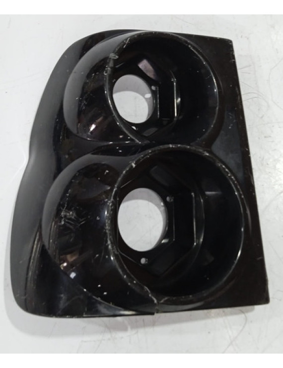 Moldura Da Lanterna Esquerda Tr4 2008 - 2015