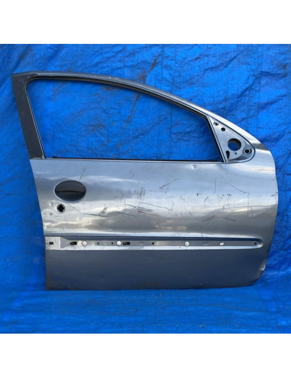 Porta Dianteira Direita Peugeot 206 2001 A 2012 Detalhes