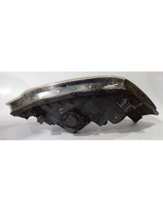 Farol Esquerdo Kia Cerato 2014 - 2018 / Detalhes