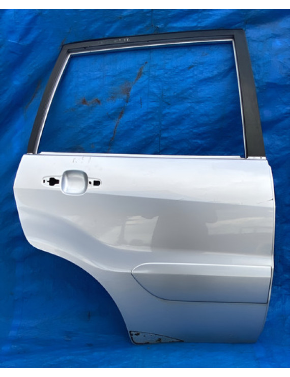 Porta Traseira Direita Rav4 2000 Á 2005 - Traseira - Direita - Prateado