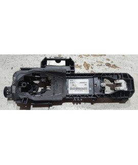 Suporte Maçaneta Externa Traseira Esq Mercedes Gla200 2015