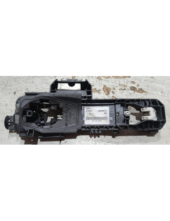 Suporte Maçaneta Externa Traseira Esq Mercedes Gla200 2015
