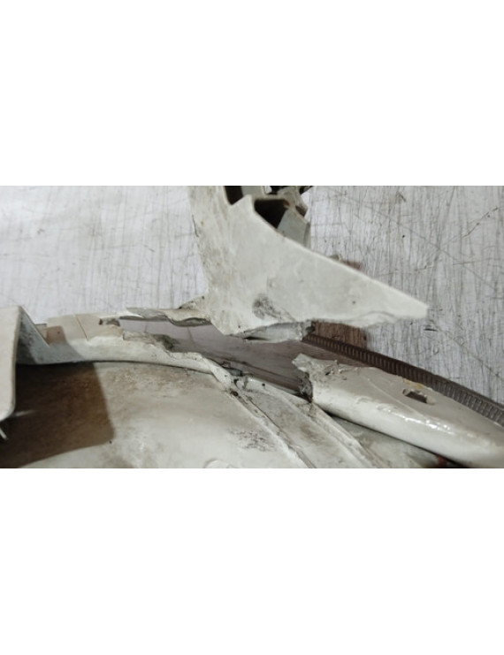 Farol Esquerdo Corolla Fielder 2003 - 2008 / Detalhe