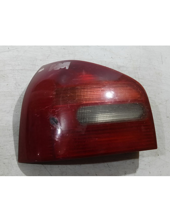 Lanterna Esquerda Audi A3 1996 1997 1998 1999    Esquerdo Vermelho