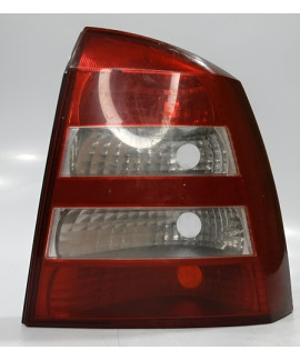 Lanterna Direita Astra Sedan 2003 - 2011 Detalhe Direito/passageiro Vermelho
