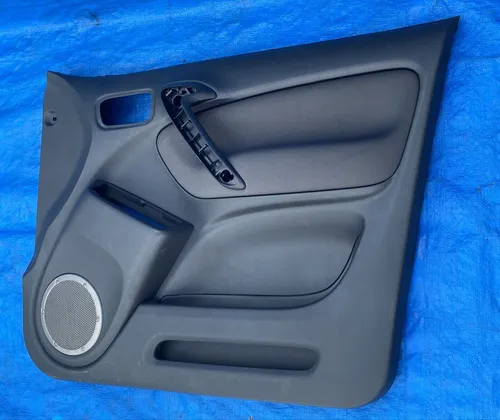 Forro De Porta Dianteira Direita Toyota Rav4 2001 A 2005