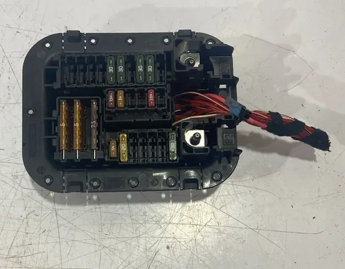 Caixa De Fusíveis Mercedes C200 C300 2.0 2018 / A2225403150