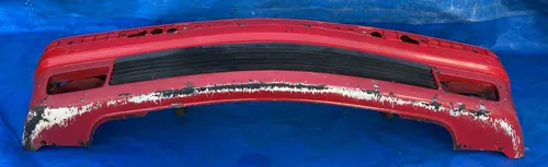 Parachoque Dianteiro Bmw E36 323 325 1992 A 1999 / Detalhe Vermelho