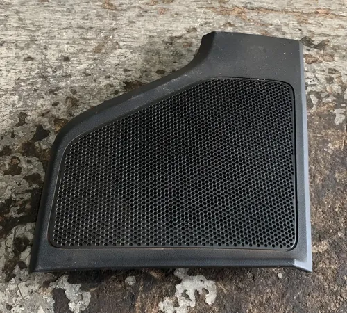 Tela Alto Falante Lado Direito Gm S10 2014 - 2019 Preto